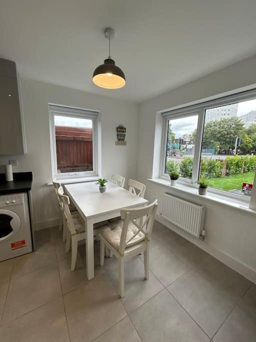 4-bedroom New House Near Centre Holiday home Manchester