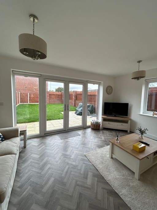 4-bedroom New House Near Centre