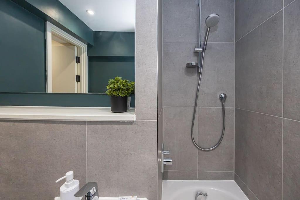 Apartment Old Trafford , , 2 Bed Duplex