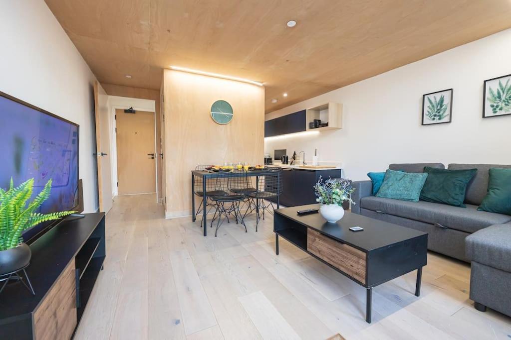 Old Trafford , , 2 Bed Duplex *