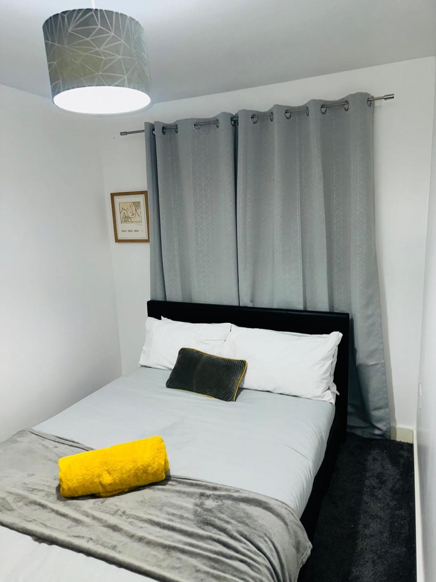 Private Bedroom In A Next To Coop Live And Eithad Stadium Homestay *