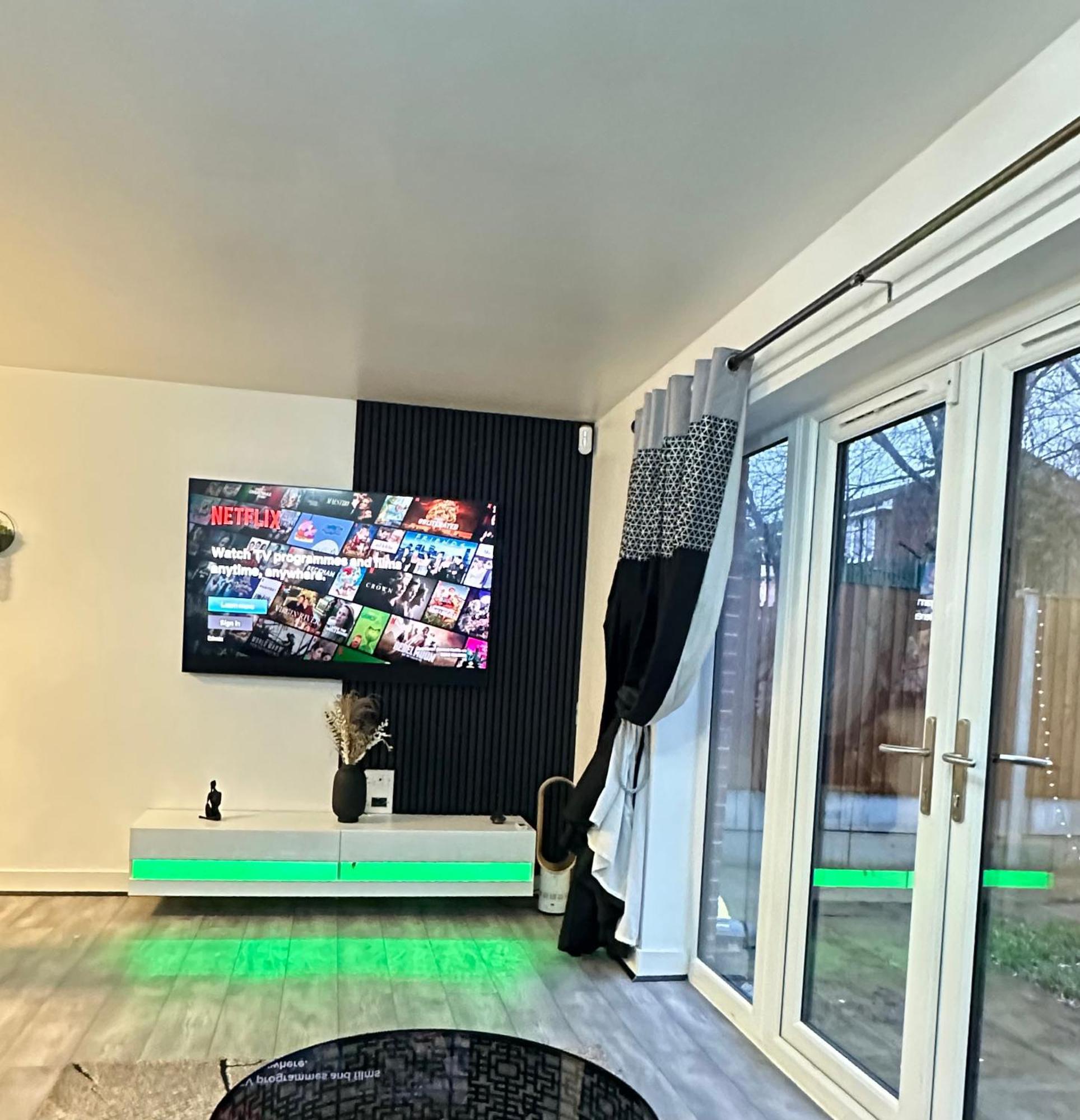 Private Bedroom In A Next To Coop Live And Eithad Stadium Accommodatie bij particulieren *