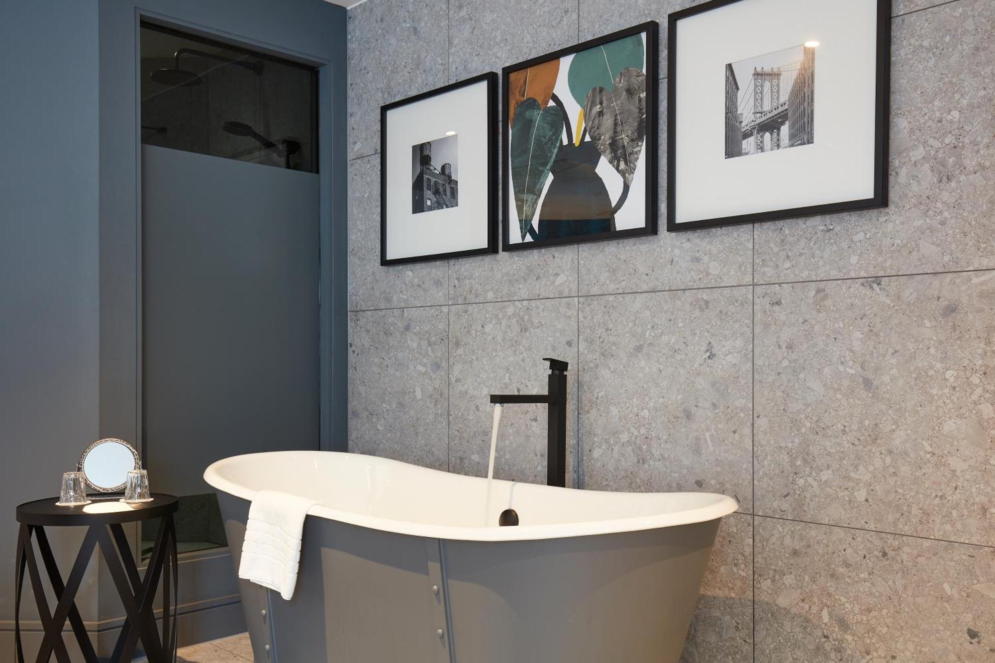 Voco - Centre By Ihg 4*