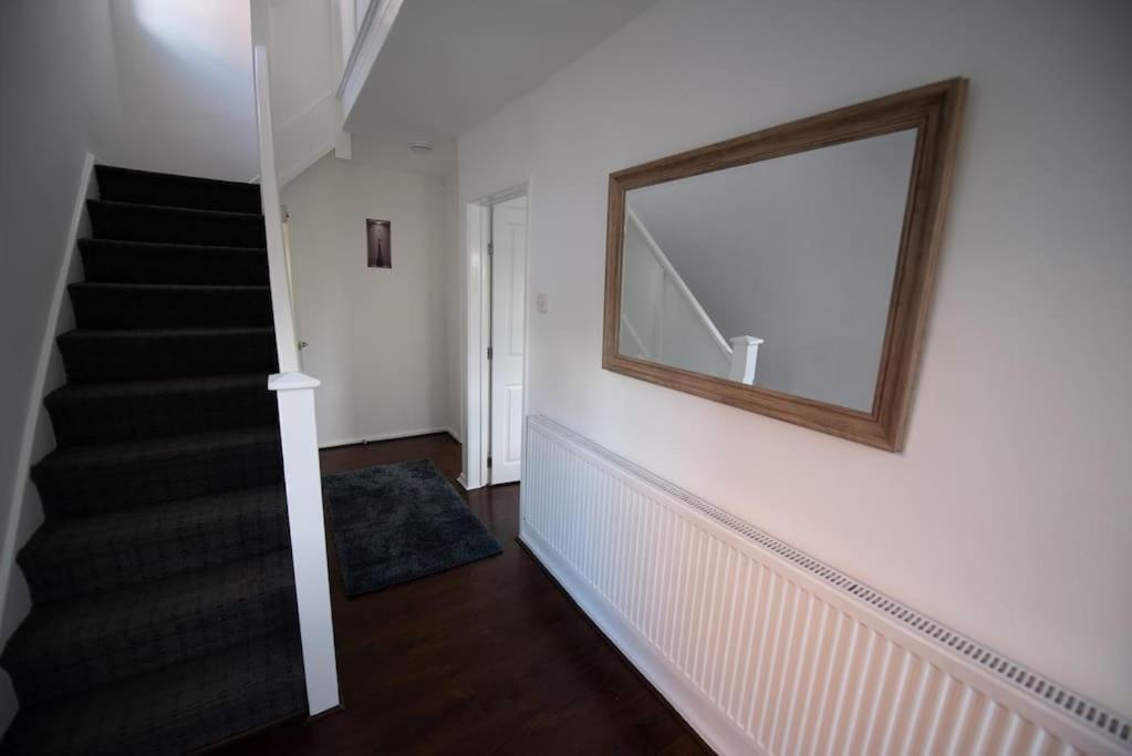 Appartement Spacious 3 Bed Airport Free Parking Sleeps 10 Manchester