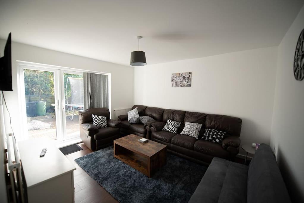 Appartement Spacious 3 Bed Airport Free Parking Sleeps 10 Manchester