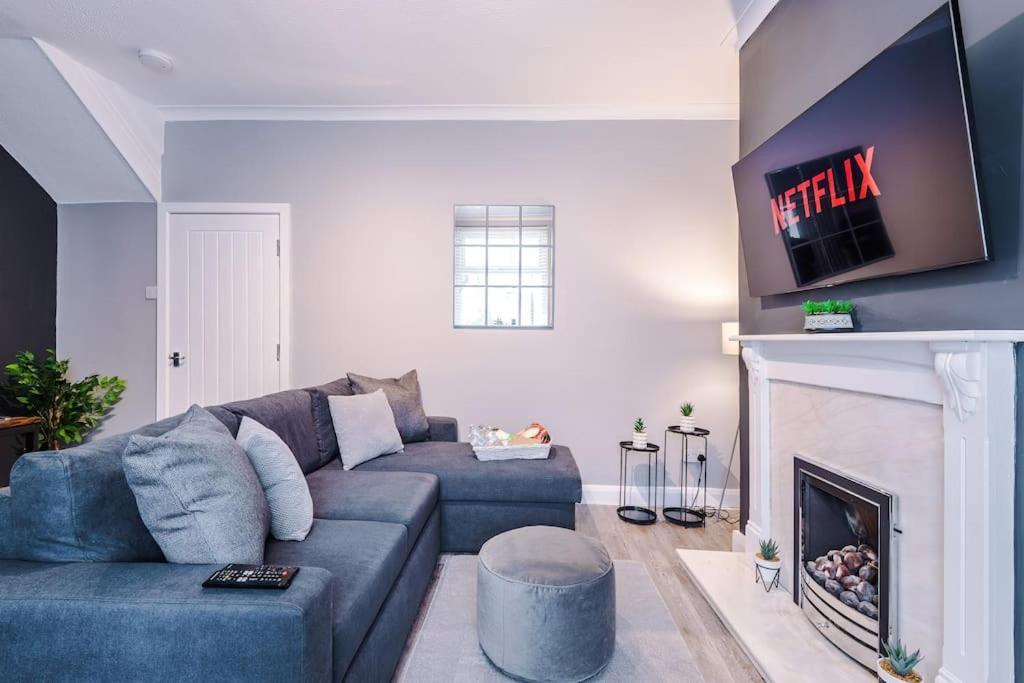 Holiday home Stunning Three Bedroom House In Manchester By Eason Stays, Accommodation For Oasis Reunion, Ideal For Trips To Etihad Stadium And Coop Live Arena, With Free Parking For Two Cars! *