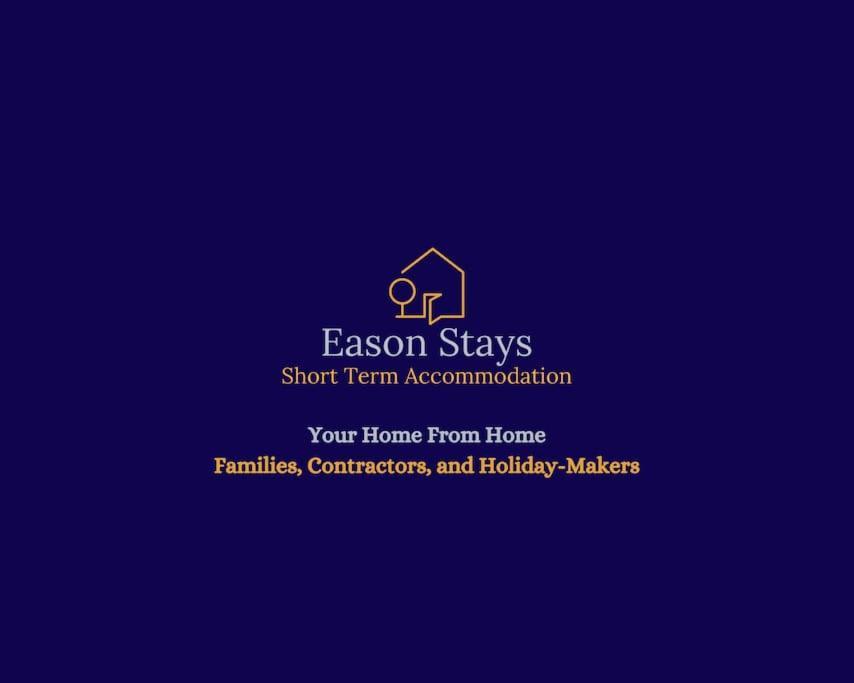 Stunning Three Bedroom House In Manchester By Eason Stays, Accommodation For Oasis Reunion, Ideal For Trips To Etihad Stadium And Coop Live Arena, With Free Parking For Two Cars! Holiday home Manchester