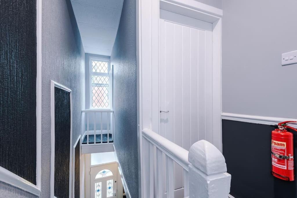 Holiday home Stunning Three Bedroom House In Manchester By Eason Stays, Accommodation For Oasis Reunion, Ideal For Trips To Etihad Stadium And Coop Live Arena, With Free Parking For Two Cars! Manchester