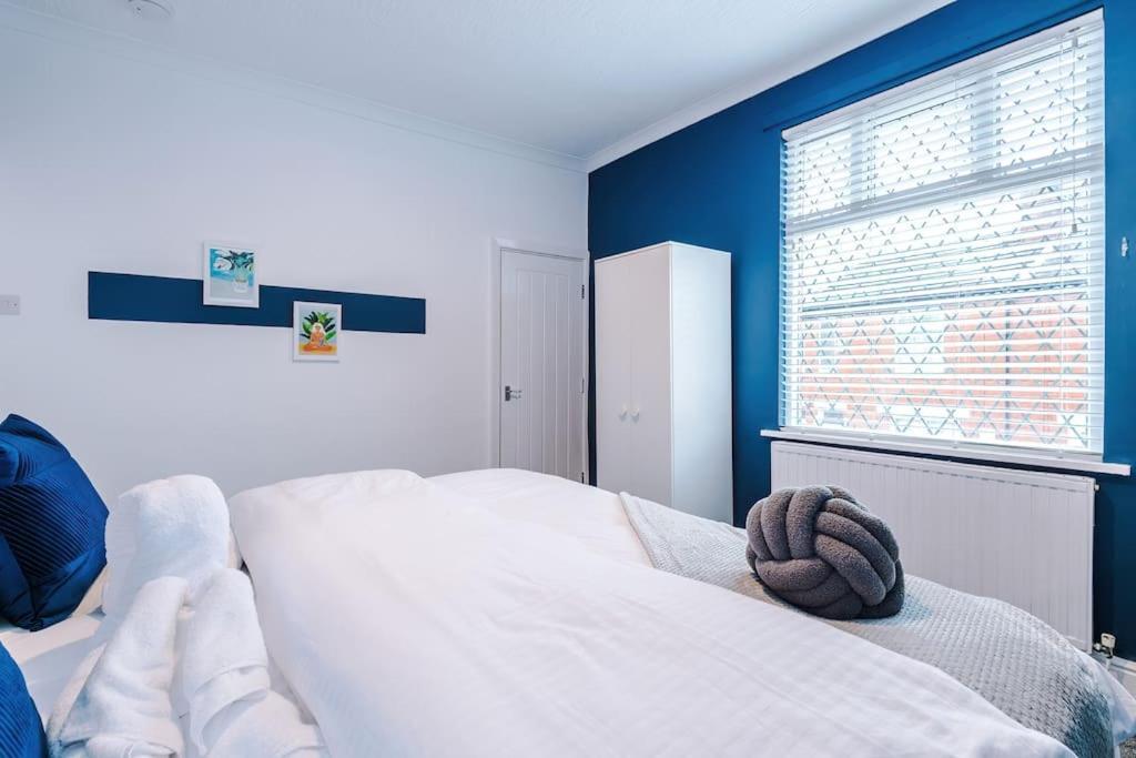 Holiday home Stunning Three Bedroom House In Manchester By Eason Stays, Accommodation For Oasis Reunion, Ideal For Trips To Etihad Stadium And Coop Live Arena, With Free Parking For Two Cars! *