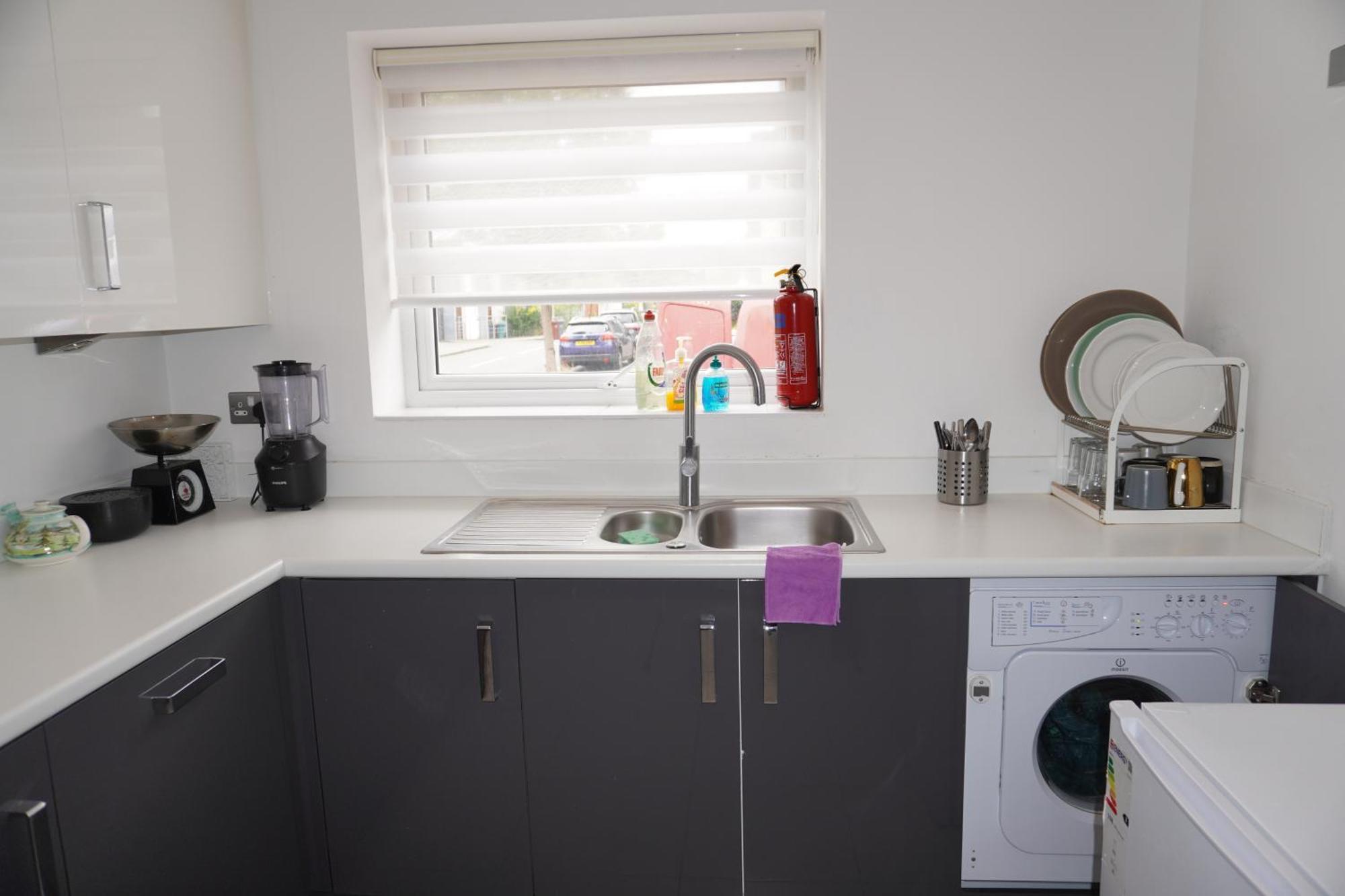 Luxury - Pick A - Free Parking & Kitchen Access, Near Etihad Stadium, The Coop Live & Piccadilly Station, Manchester