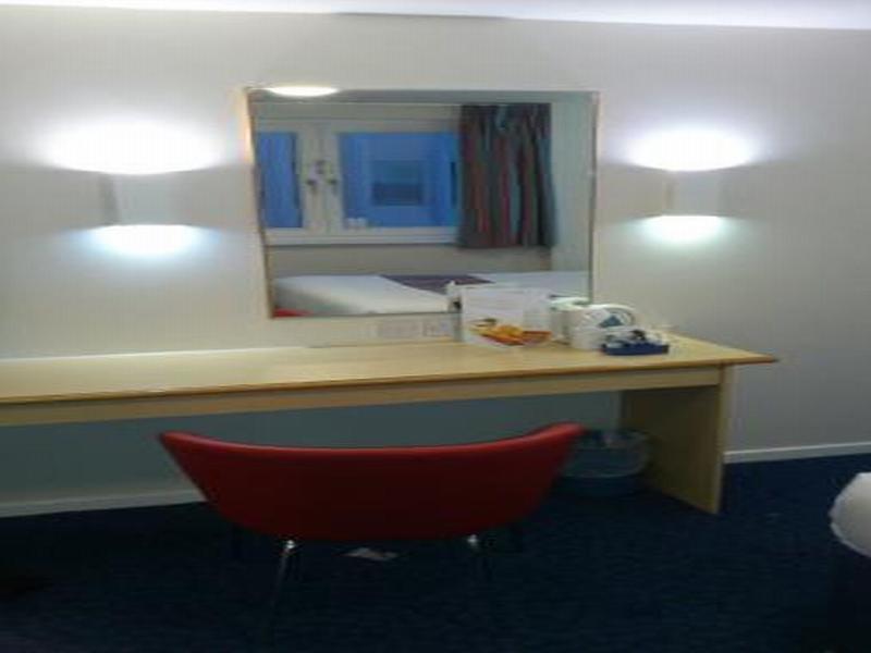 Travelodge Salford Quays 3*