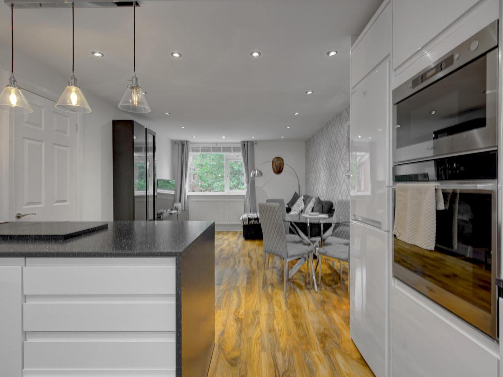 Stunning 1 Bed With Parking Pass The Keys Manchester