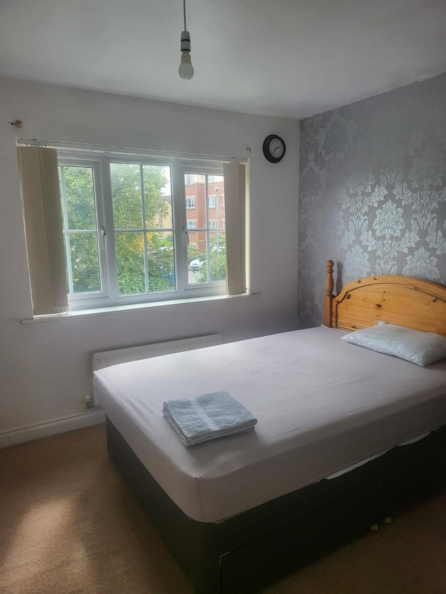 Spacious 2-bedroom Ideal * Manchester
