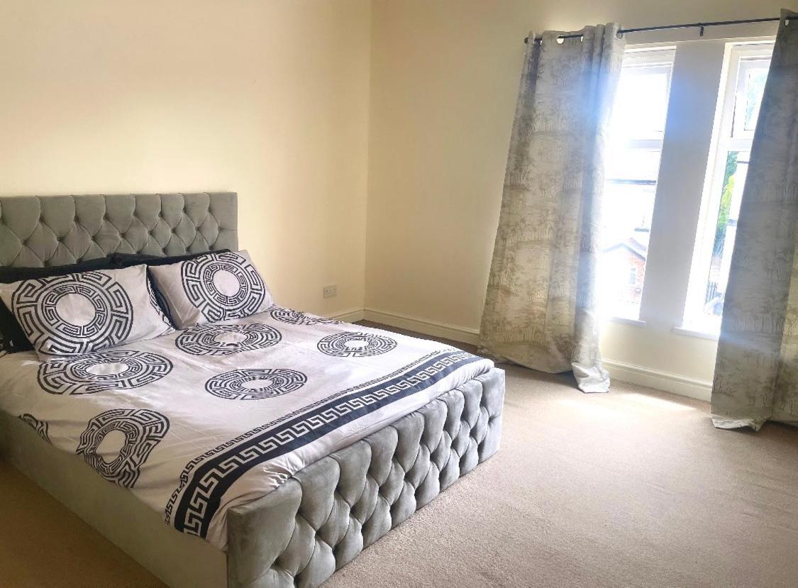 Luxestay - Old Trafford, - Close To Centre & Accommodatie bij particulieren *