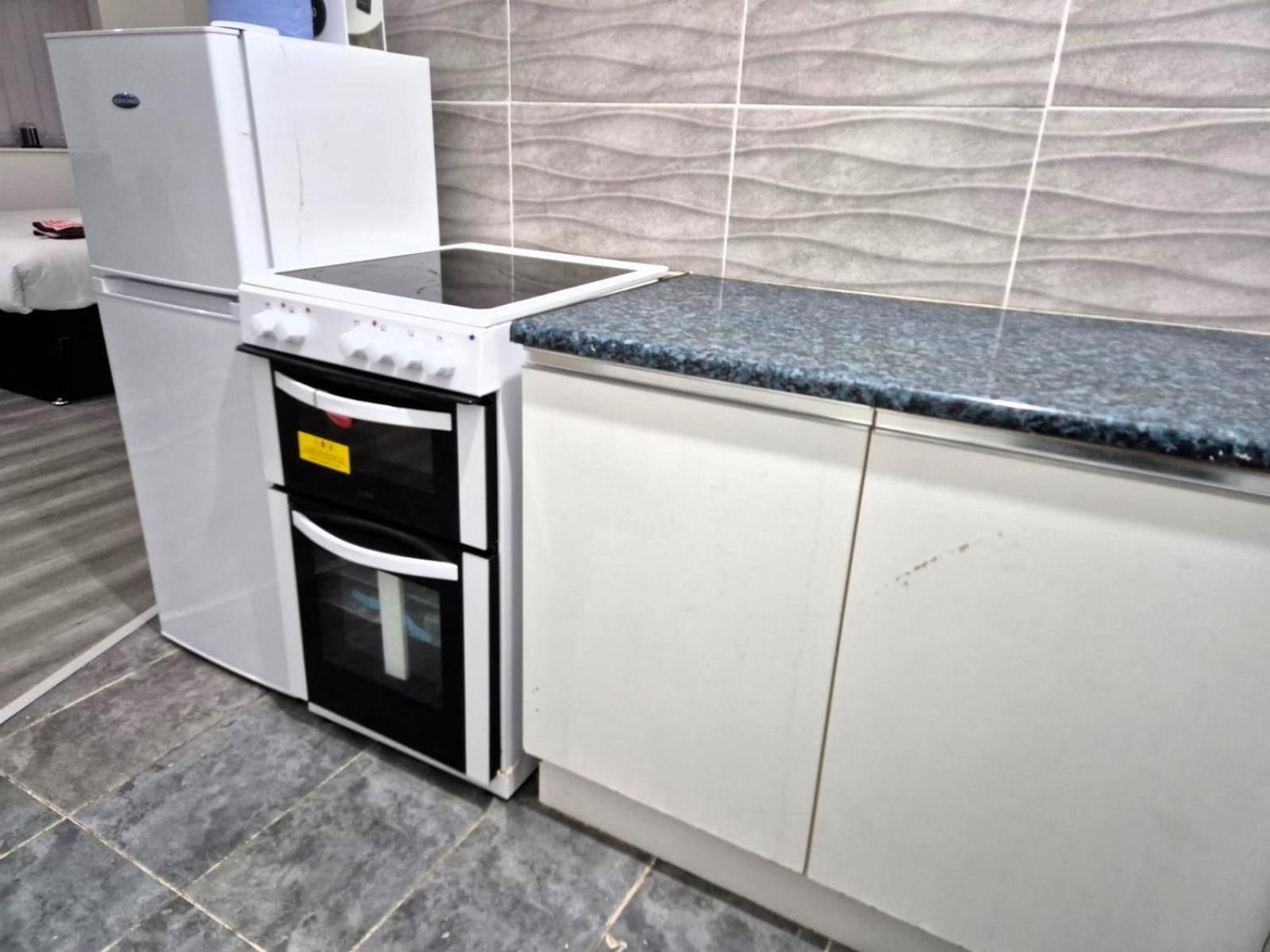 Apartment Affordably Elegant Close To Coop Live, Etihad Stadium And Centre