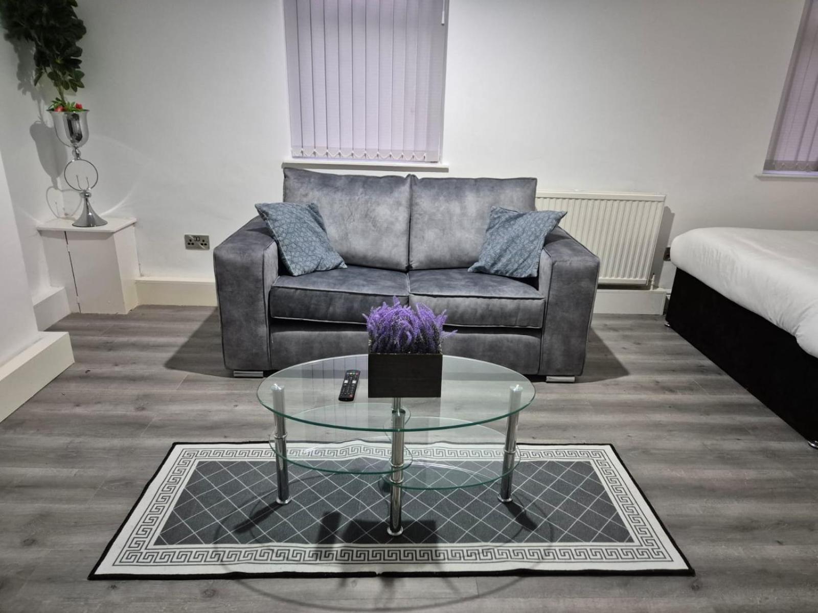 Affordably Elegant Close To Coop Live, Etihad Stadium And Centre Apartment *