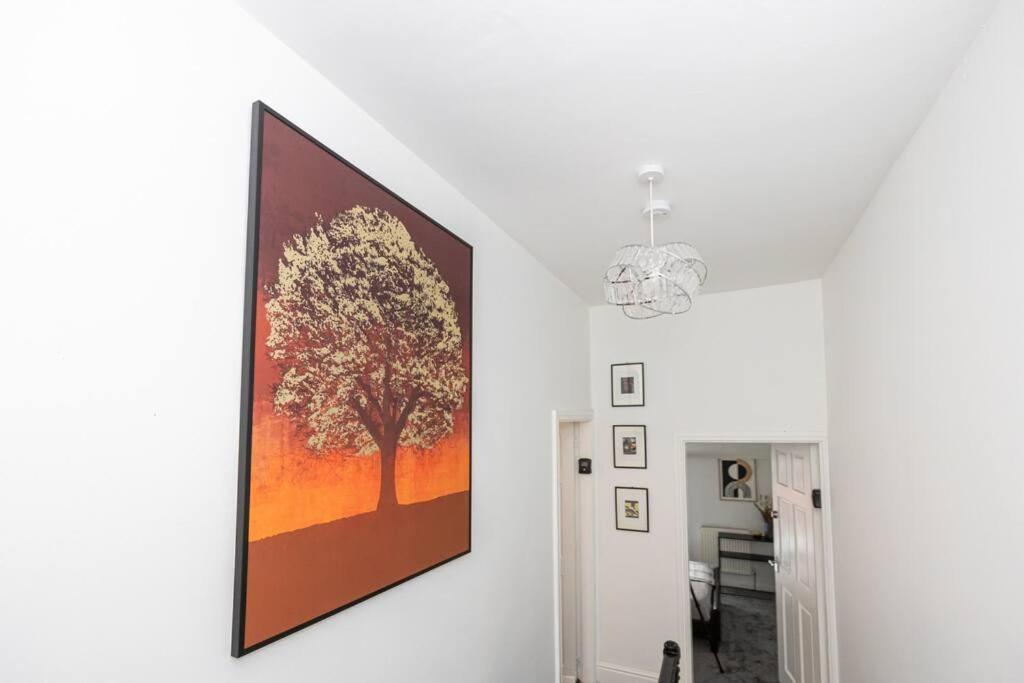 4-bed Retreat - Free Parking & Wifi * Manchester