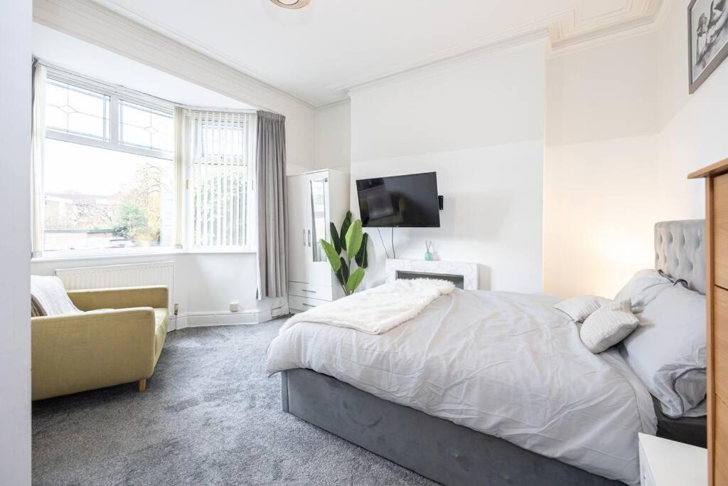 Holiday home 4-bed Retreat - Free Parking & Wifi