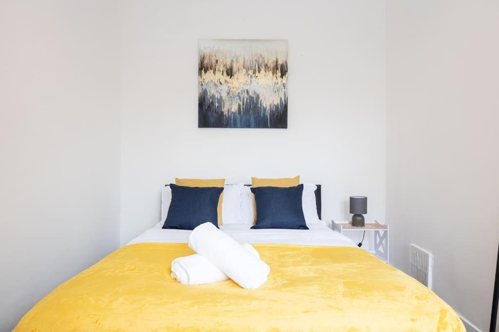 Old Trafford Modern 3 Bedroom House Appartement *