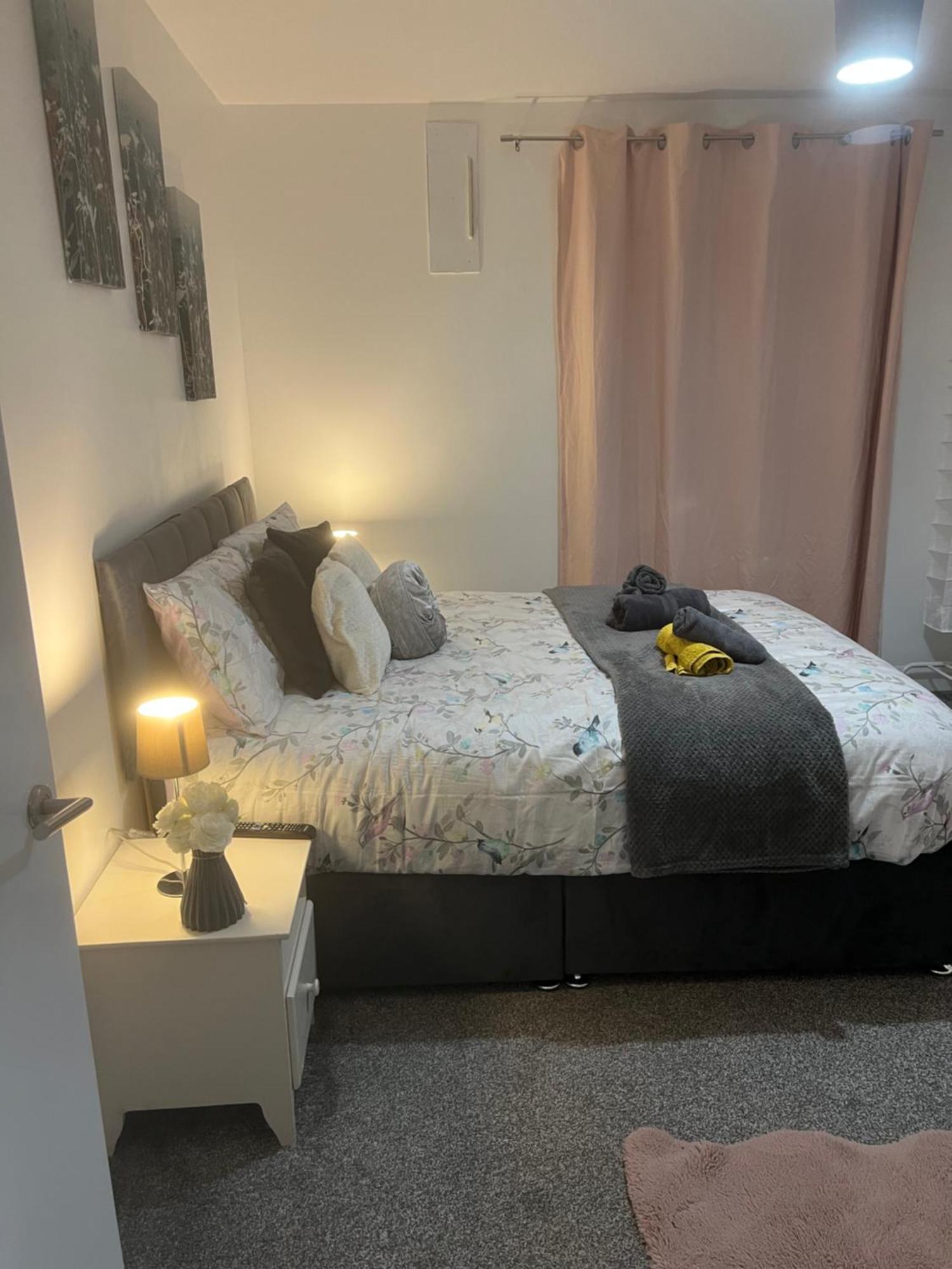 Apartment Flat In Greater *