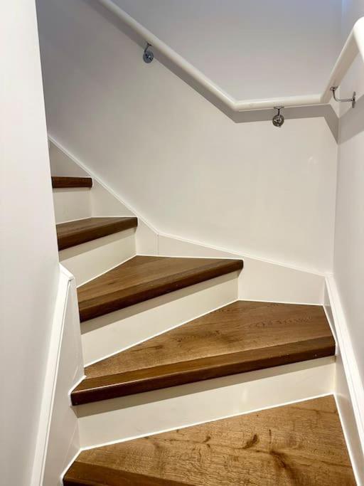 Stunning Centre Duplex With Free Parking