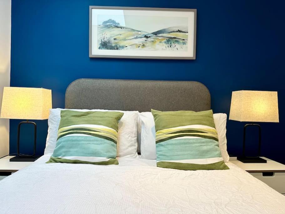 Stunning Centre Duplex With Free Parking Apartment