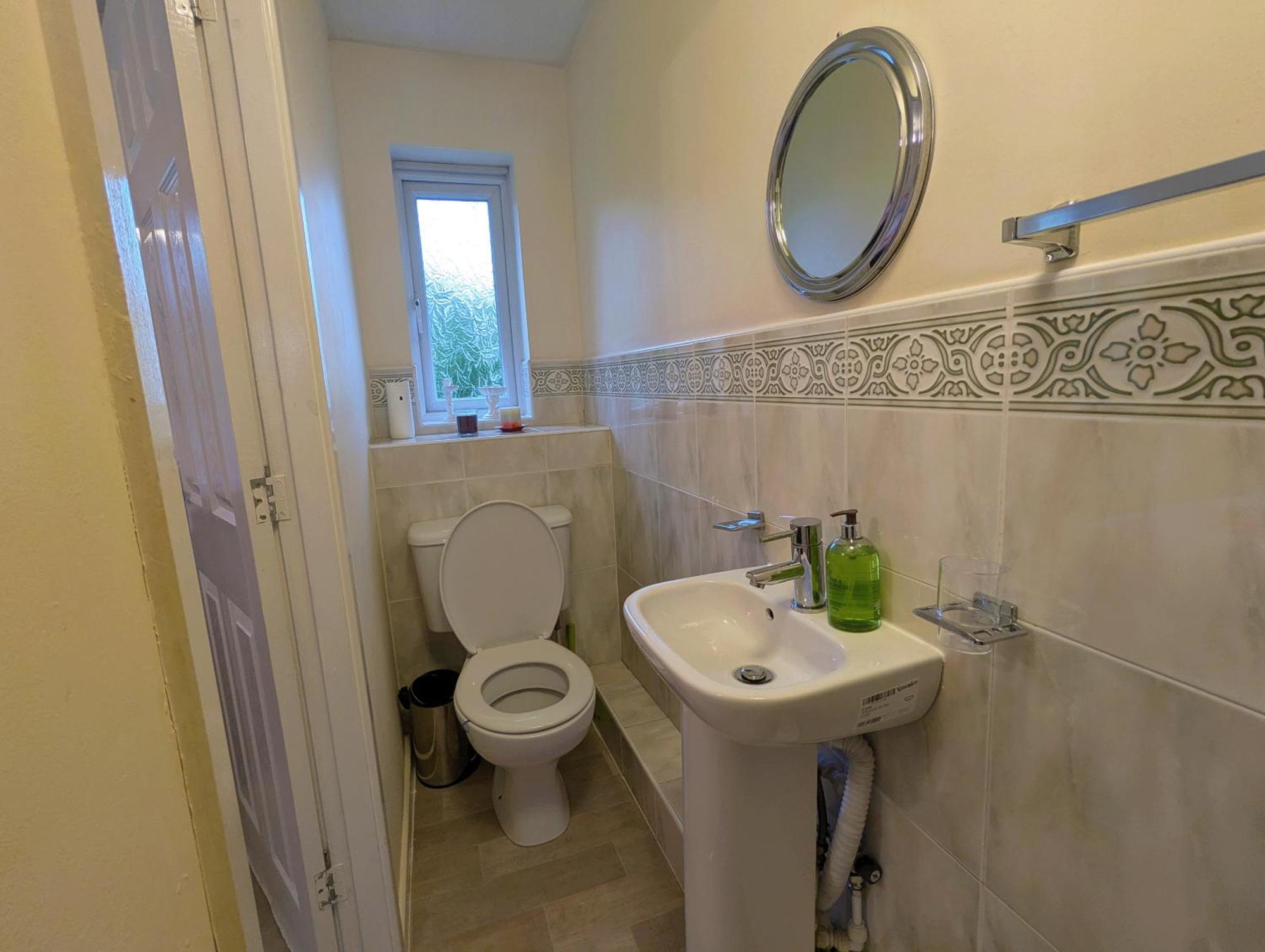 Spacious 4 Bed Riverside Manchester