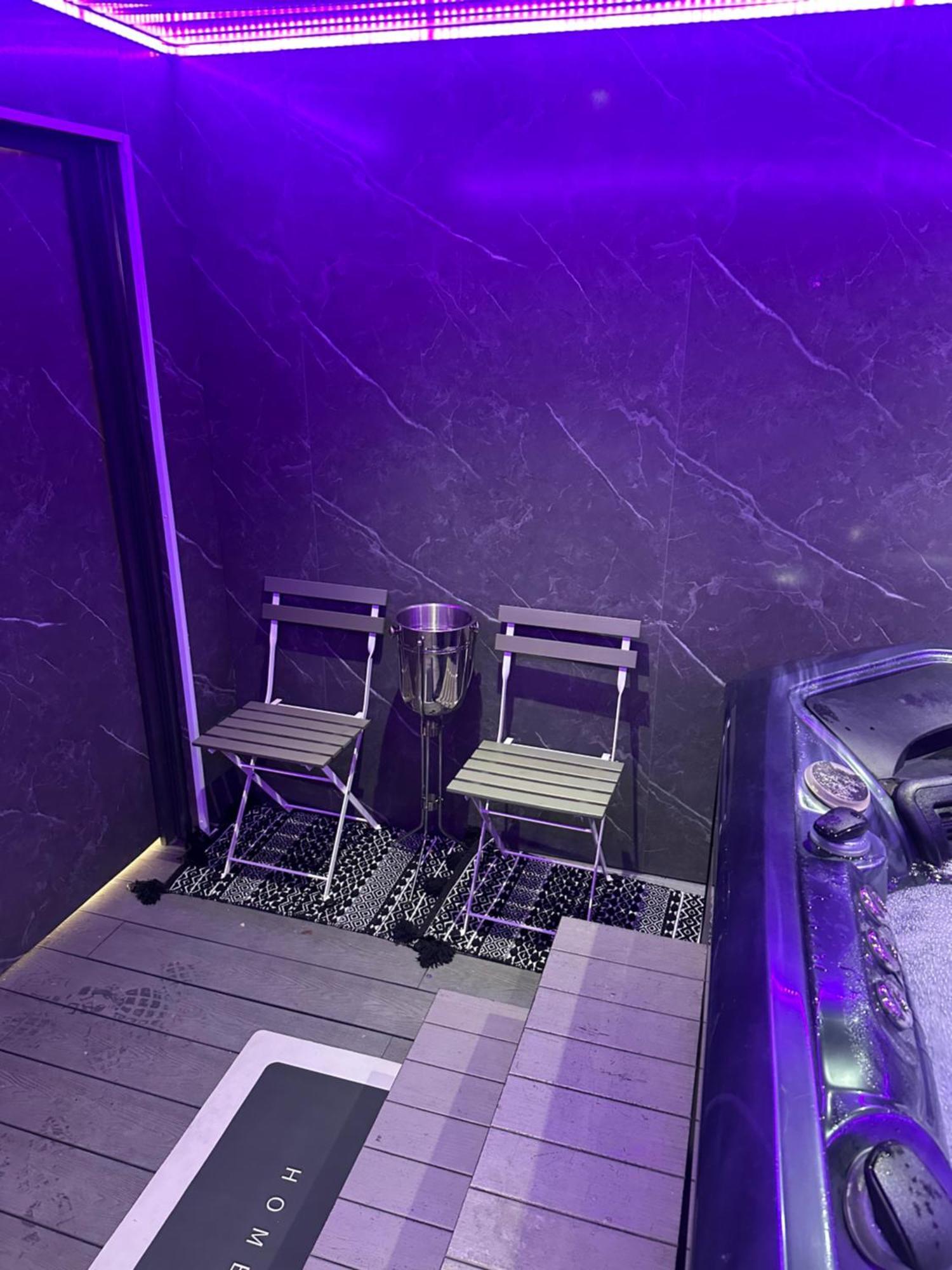 Hot Tub Hideaway Holiday home Manchester