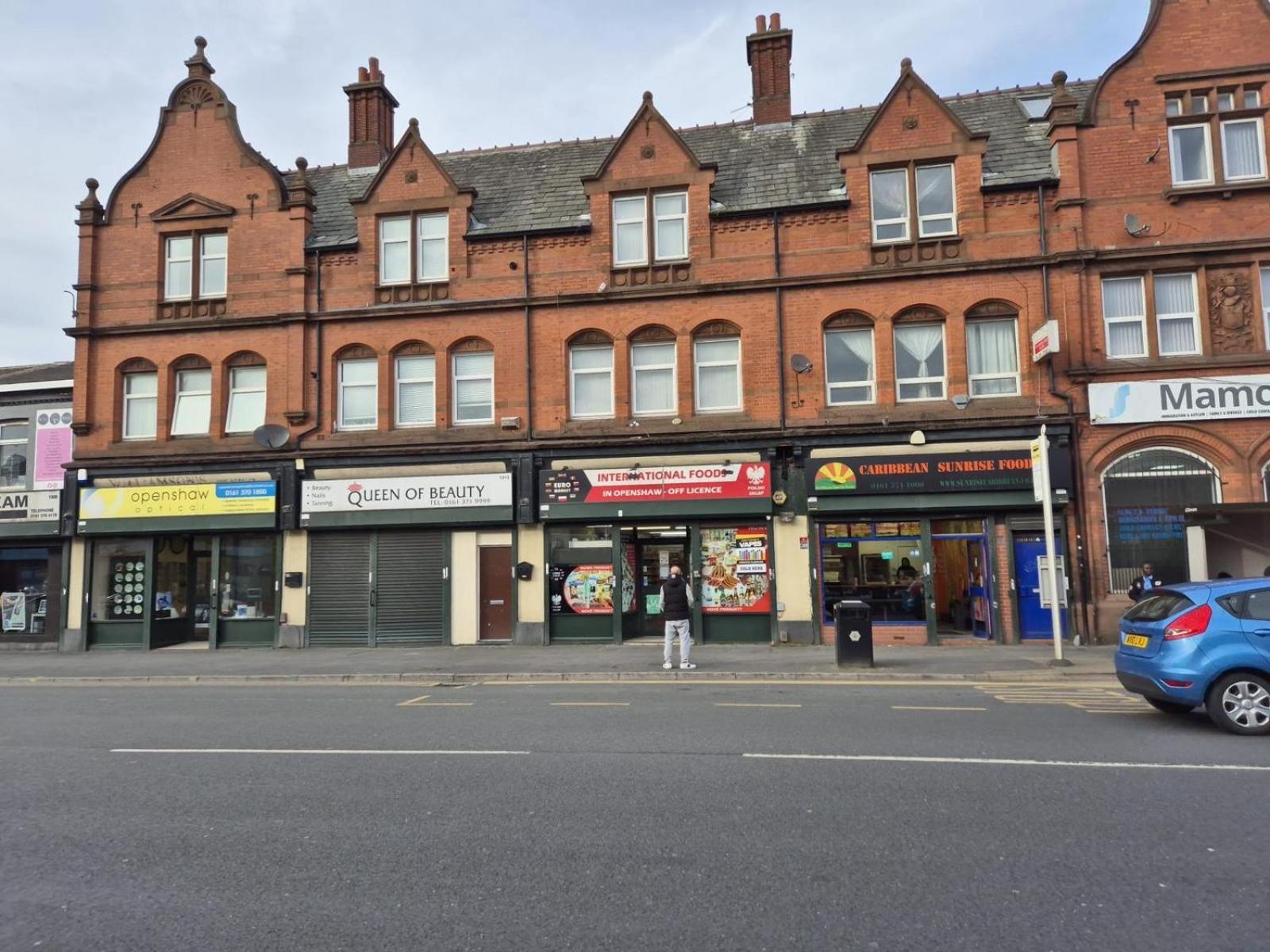 Affordably Elegant Close To Coop Live, Etihad Stadium And Centre *