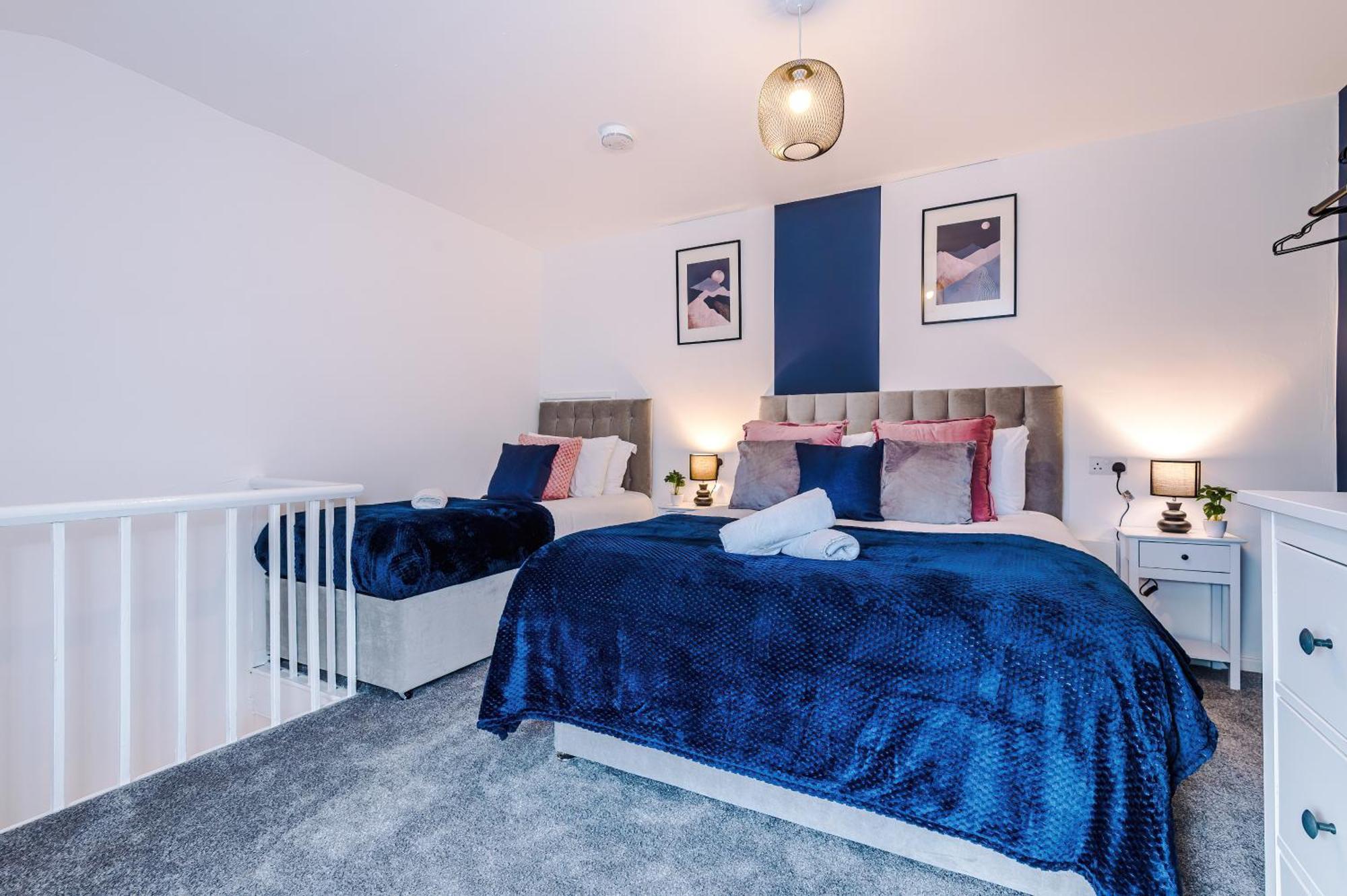 Holiday home New! 3-bed House In By 53 Degrees Property, Ideal For Contractors, Business & Long Term, Free Parking!