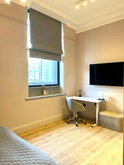 Chic City Apartment *