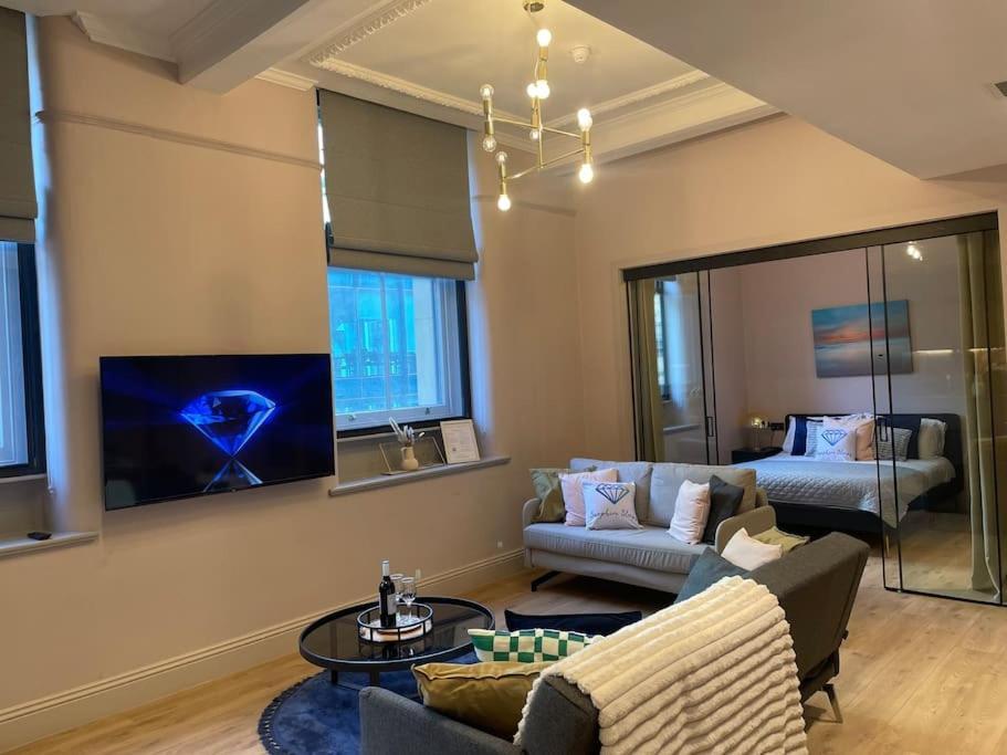 Chic City Apartment