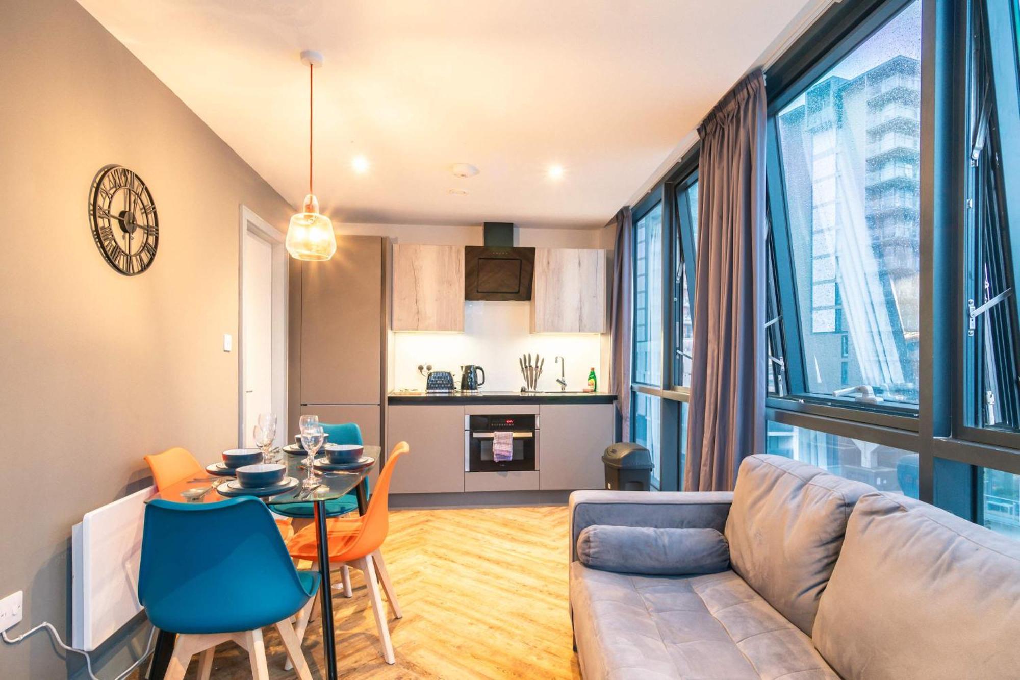 Fabulous 2 Bedroom In Centre Appartement *