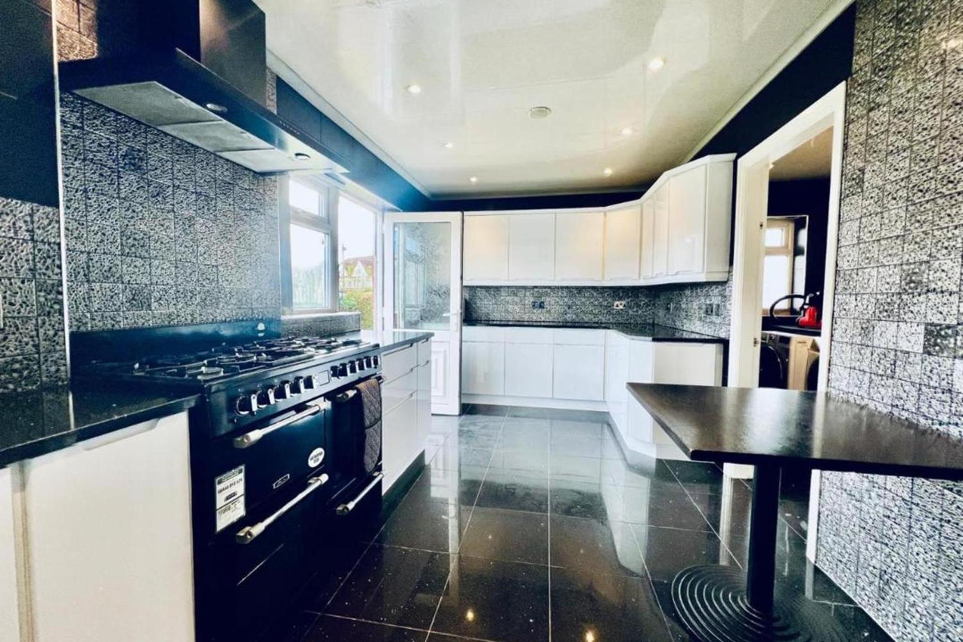 Sweet - Spacious 7br House