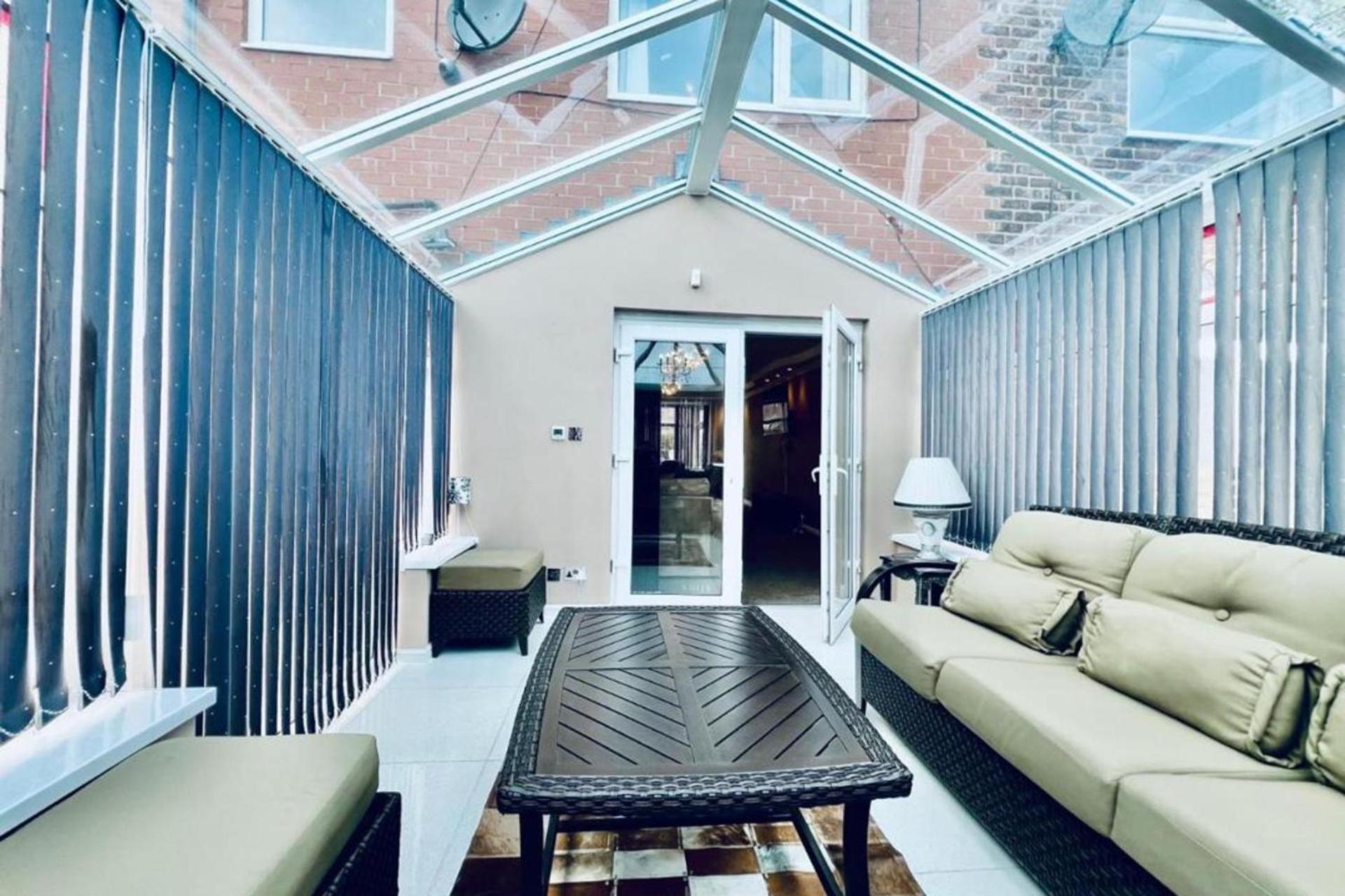 Holiday home Sweet - Spacious 7br House Manchester