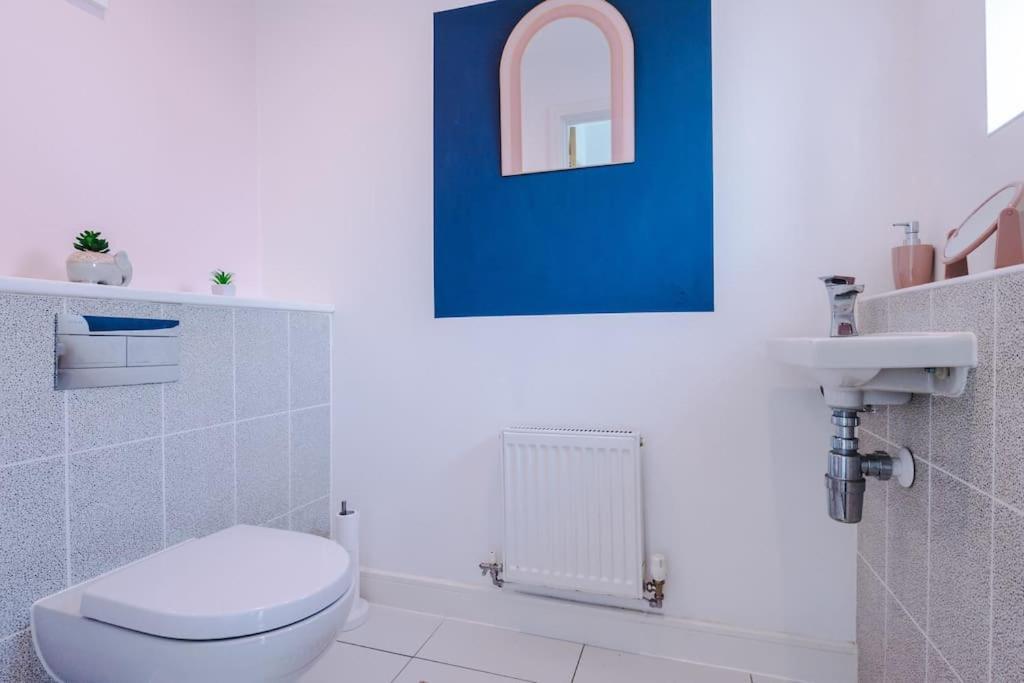 Modern Townhouse Near Coop Live Etihad *