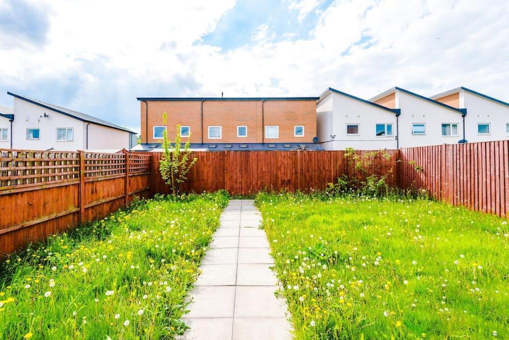 Holiday home Modern Townhouse Near Coop Live Etihad Manchester