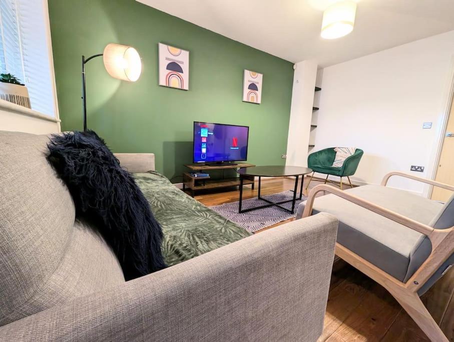 Modern Townhouse Near Coop Live Etihad Holiday home *