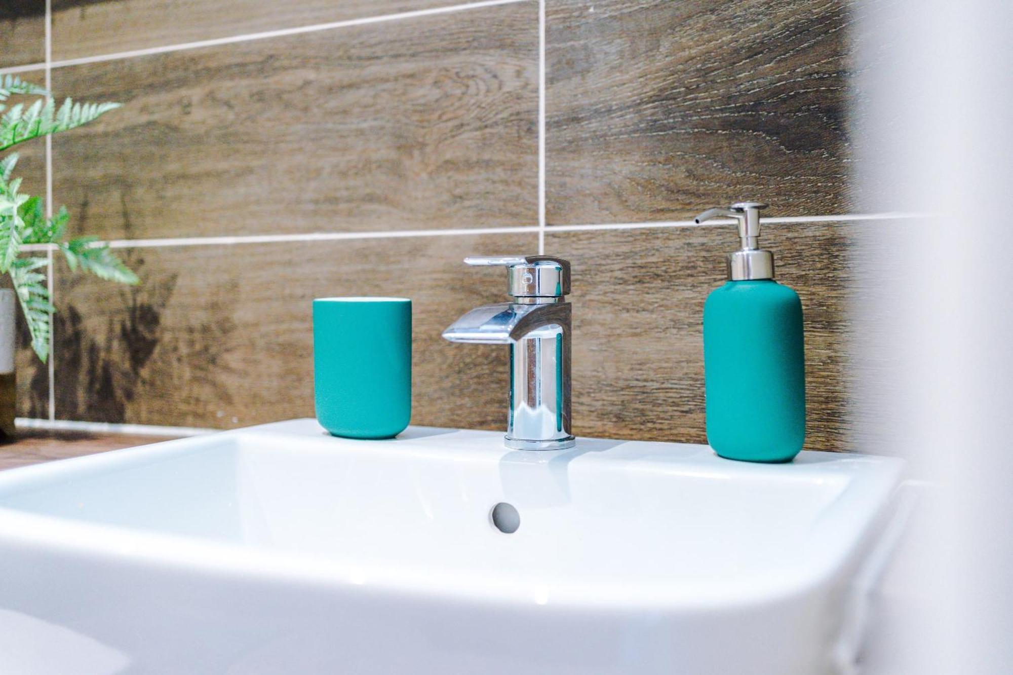 Rest&recharge At Waterway House Vakantiehuis