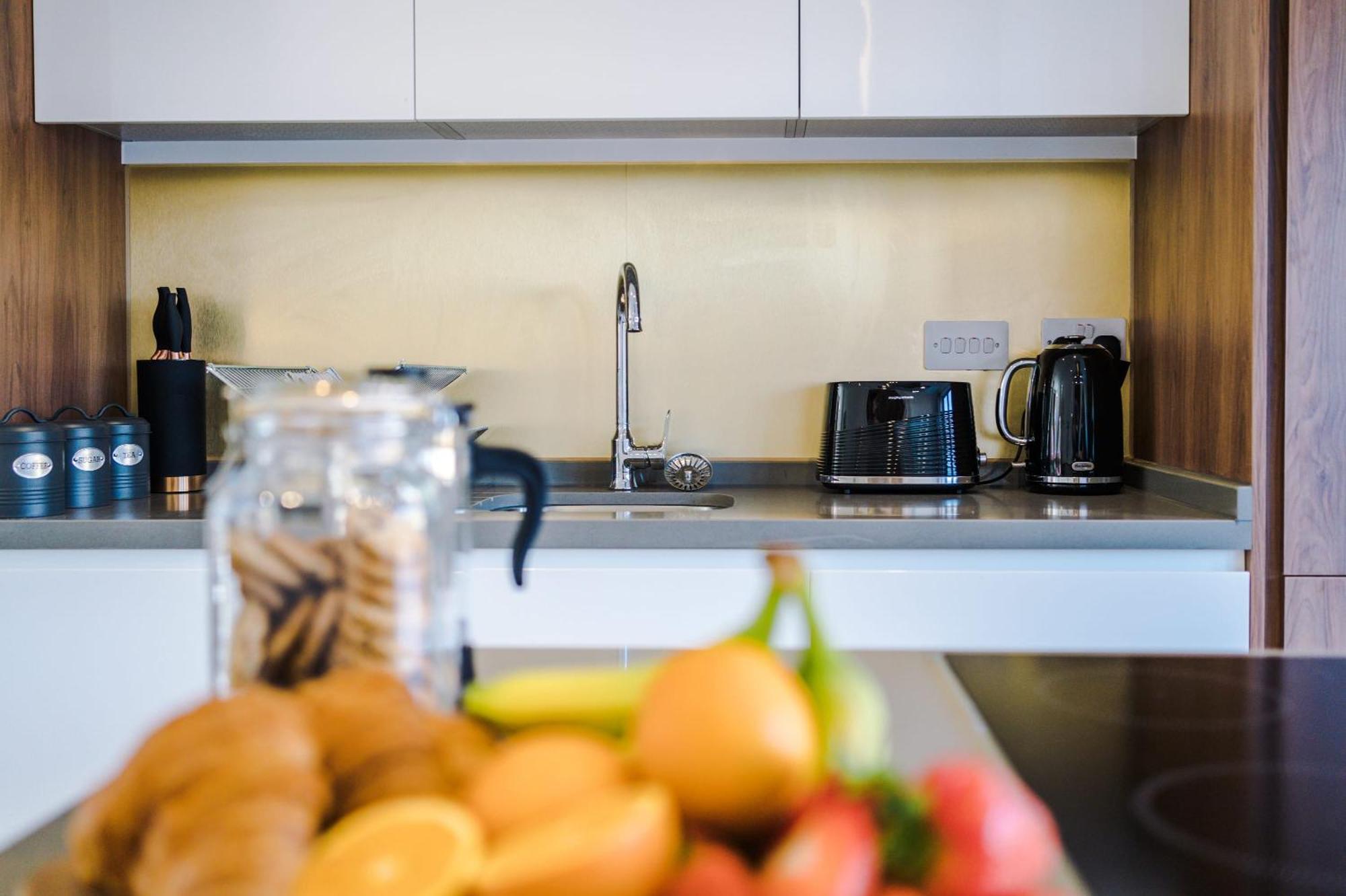 Rest&recharge At Waterway House Vakantiehuis Manchester
