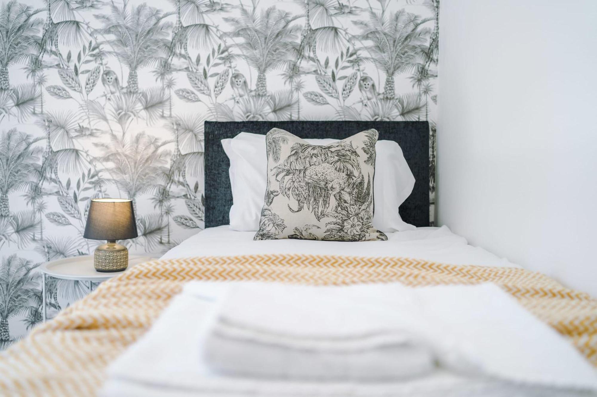 Rest&recharge At Waterway House Vakantiehuis *