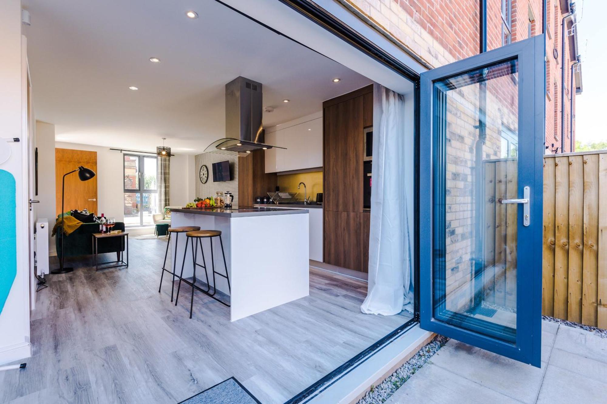 Rest&recharge At Waterway House * Manchester
