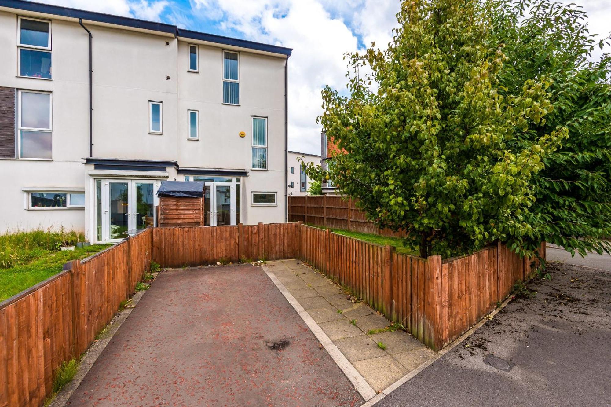Townhouse 5mins To Centre And Etihad - Free Secure Parking Vakantiehuis *