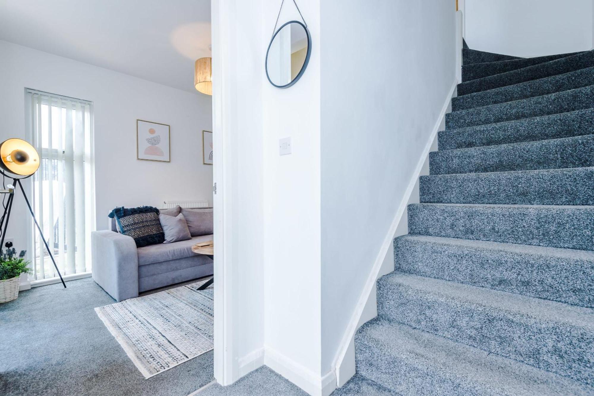 Townhouse 5mins To Centre And Etihad - Free Secure Parking Vakantiehuis