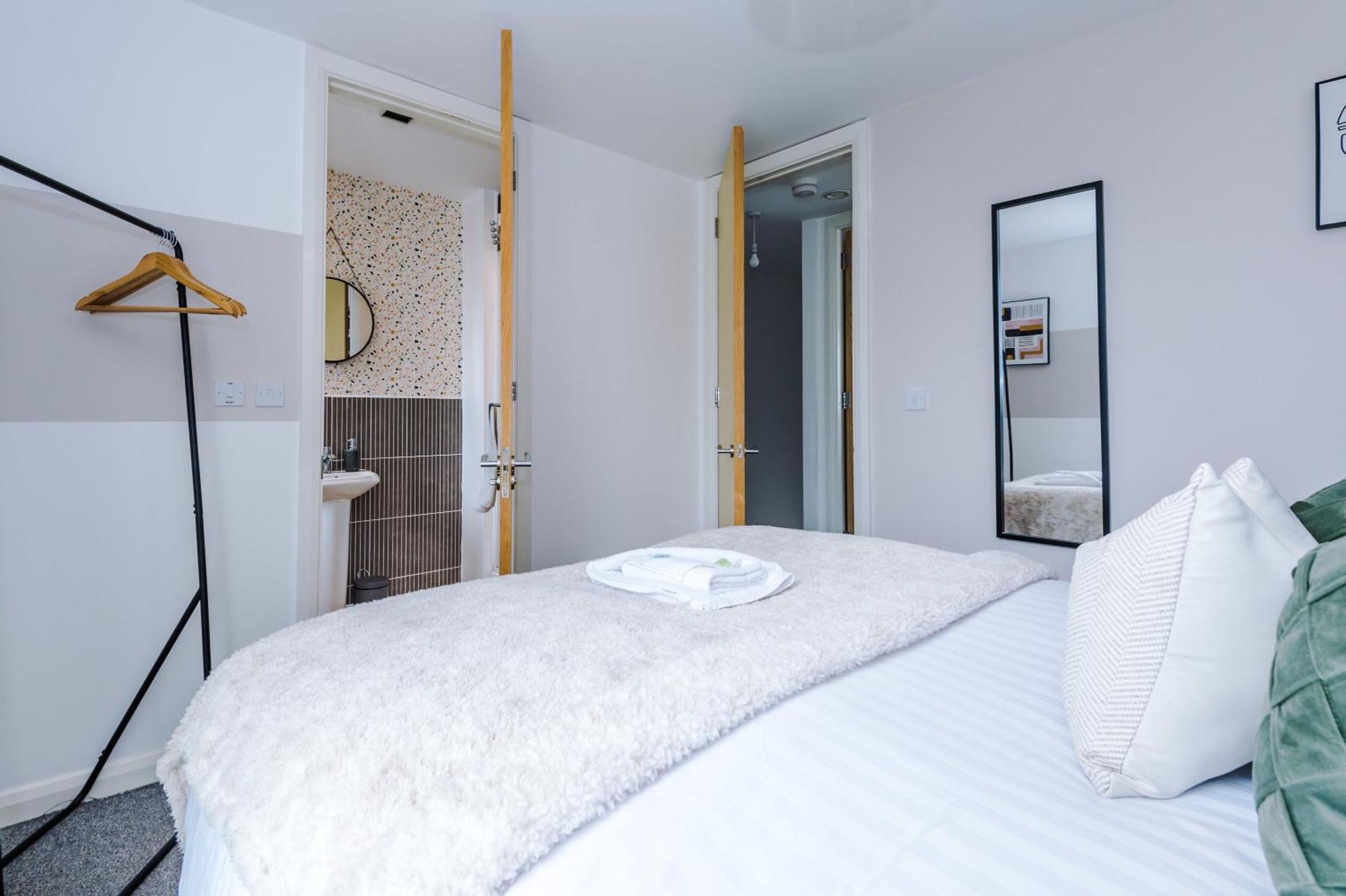 Townhouse 5mins To Centre And Etihad - Free Secure Parking