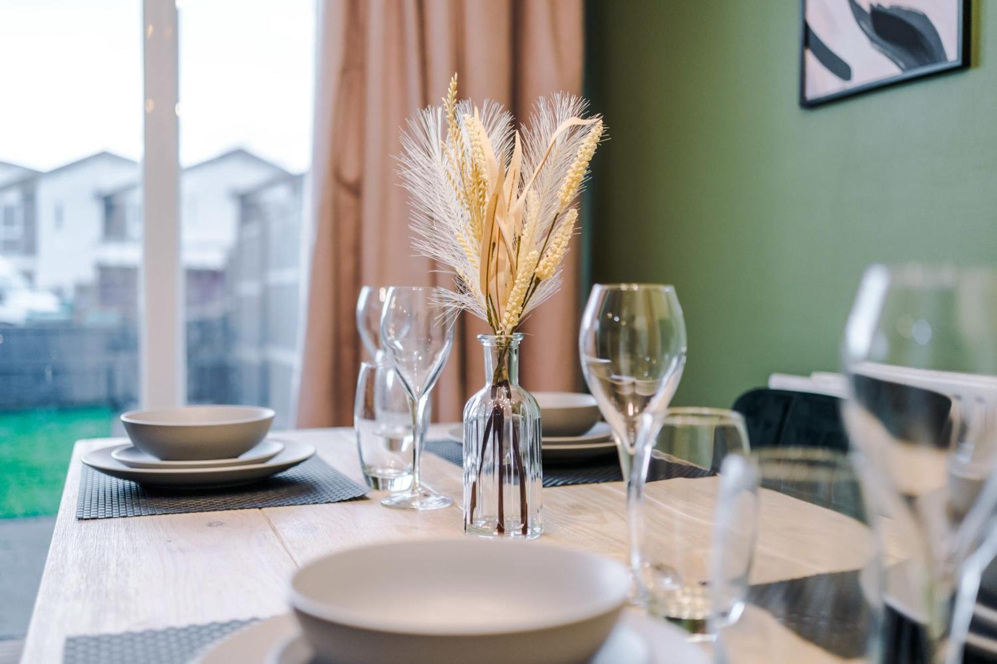 Rest&recharge At A Spacious Townhouse By The Etihad Vakantiehuis Manchester
