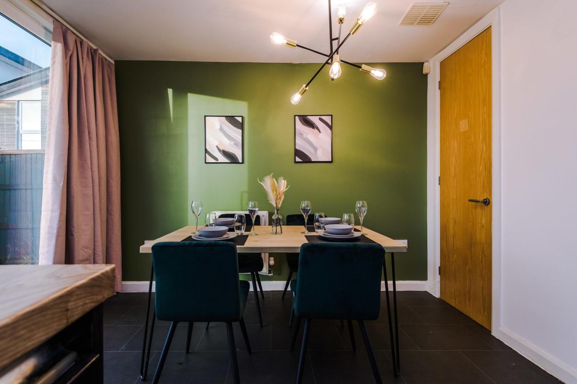 Rest&recharge At A Spacious Townhouse By The Etihad Vakantiehuis *