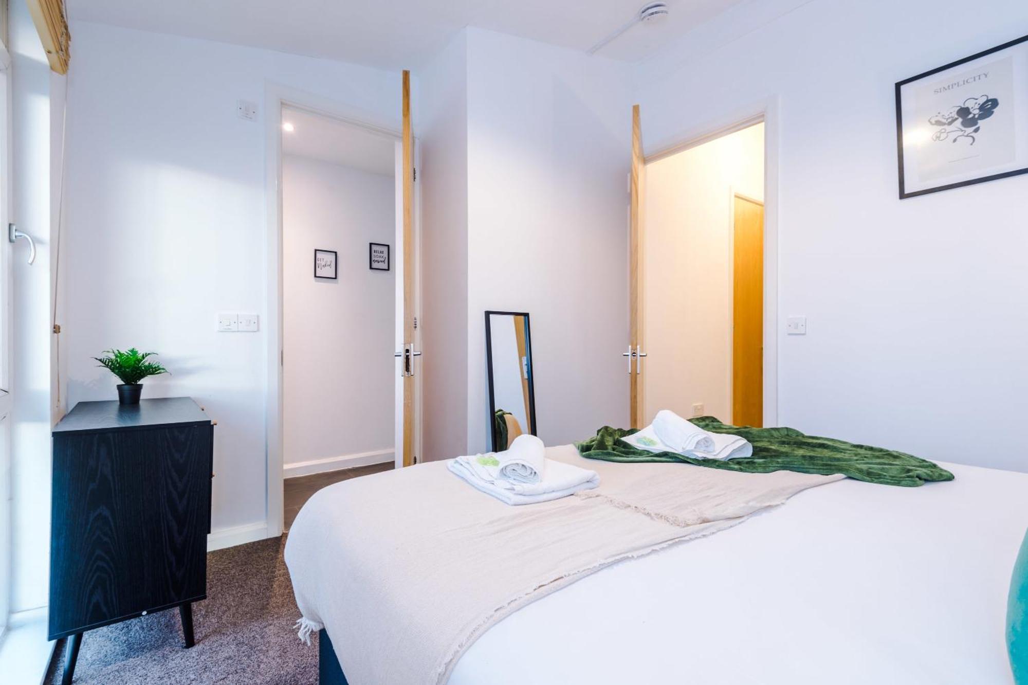 Rest&recharge At A Spacious Townhouse By The Etihad Vakantiehuis Manchester