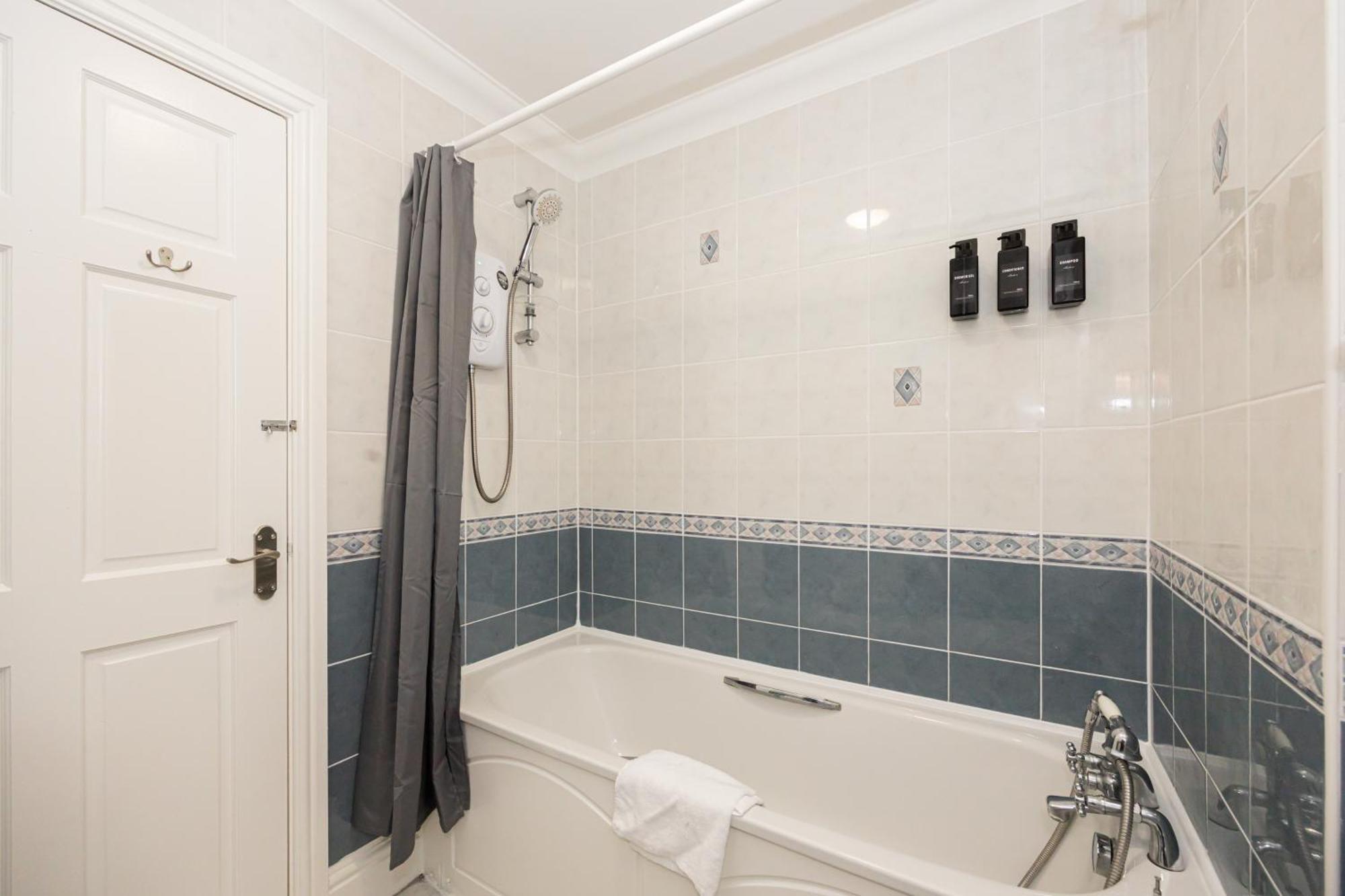 Apartment The Burton- Free Gated Parking *