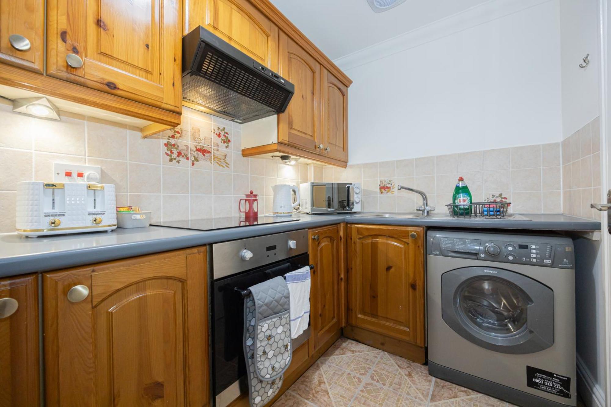 Apartment The Burton- Free Gated Parking *